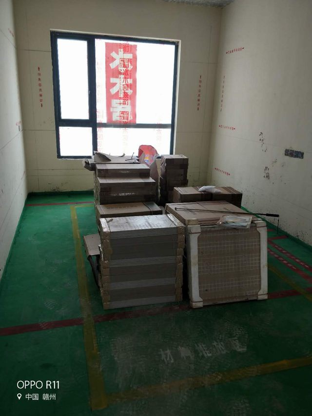 4做地坪漆后并做標識線材料堆放區(qū)域，讓工地施工更有序.jpg